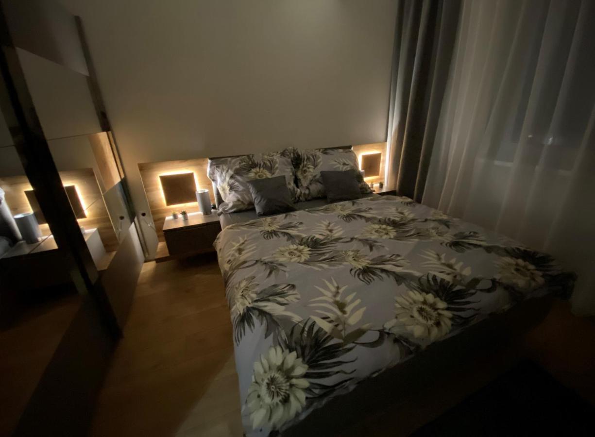 زيلينا Apartment Mala Praha & Parking In The Garage المظهر الخارجي الصورة