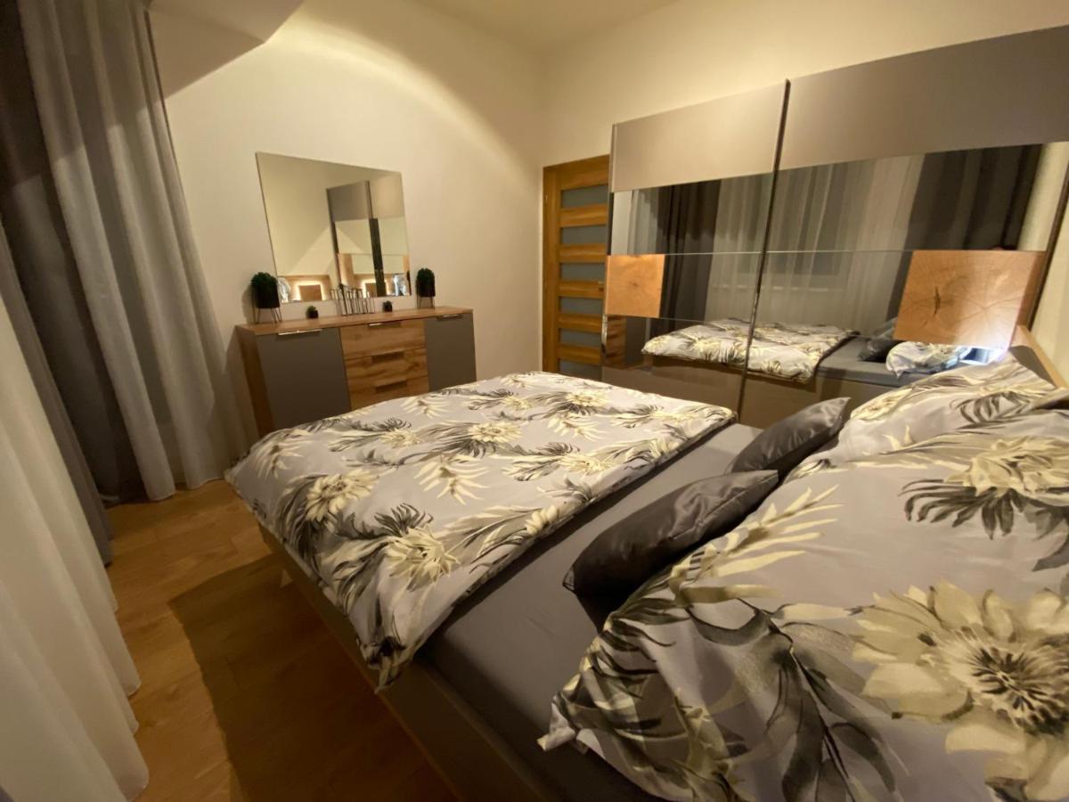 زيلينا Apartment Mala Praha & Parking In The Garage المظهر الخارجي الصورة