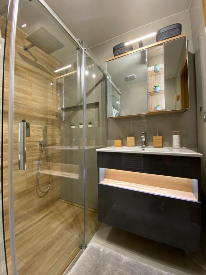 زيلينا Apartment Mala Praha & Parking In The Garage المظهر الخارجي الصورة