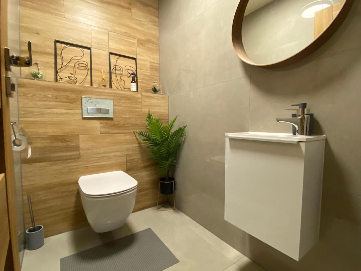 زيلينا Apartment Mala Praha & Parking In The Garage المظهر الخارجي الصورة